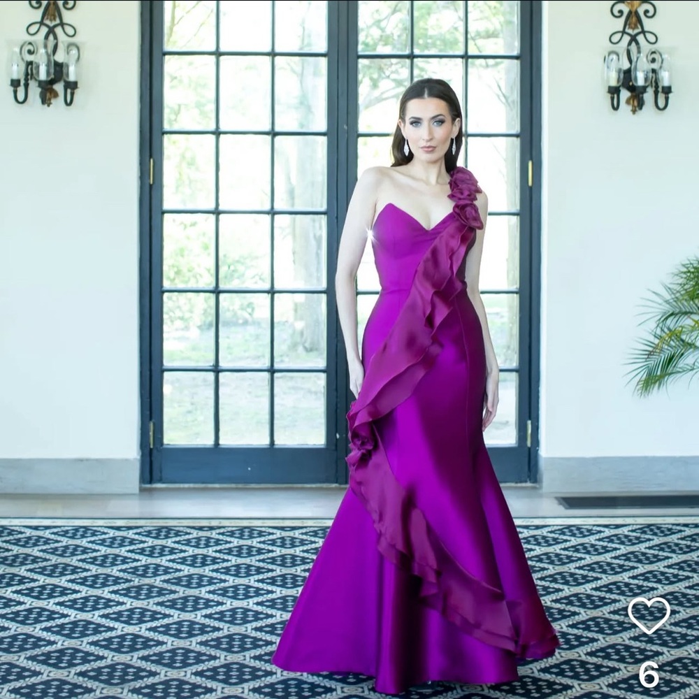 Elegant One-Shoulder Magenta Dress